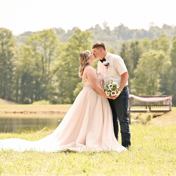 Meet your Posher, Leah - Picture 3 of 5